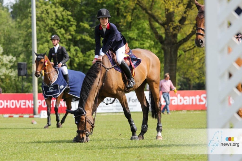 Corona-blog met Lisa Nooren: "Vandaag zijn we gaan trainen in Sentower Park. Super dat dit weer mogelijk is!"